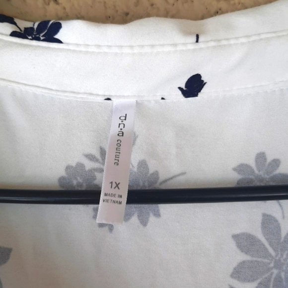 DNA Couture Black and White Floral Casual Blouse - Picture 3 of 9